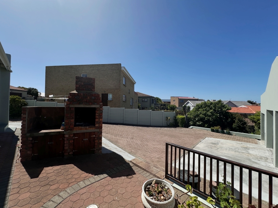 3 Bedroom Property for Sale in Stilbaai Wes Western Cape